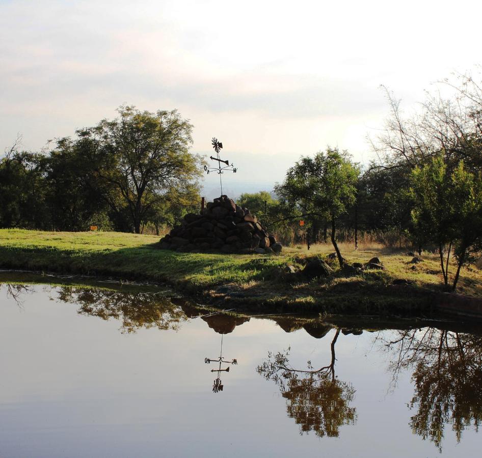 Karee & Wild Olive Guest Lodge Hekpoort 外观 照片
