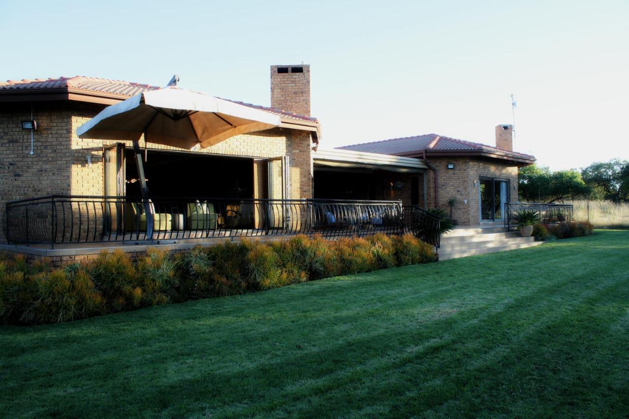 Karee & Wild Olive Guest Lodge Hekpoort 外观 照片