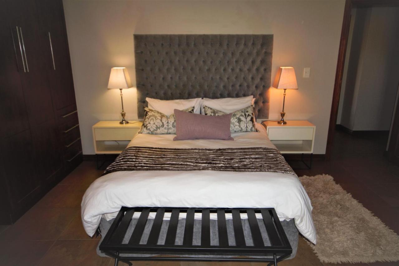 Karee & Wild Olive Guest Lodge Hekpoort 外观 照片